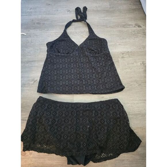 Elegant Swimwear Set: Catalina XL Top and 2X Bikini Skirt - Picture 1 of 9